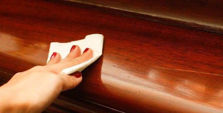 cómo limpiar muebles de madera trucos