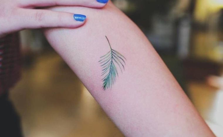tatuajes de hojas con diseños minimalistas