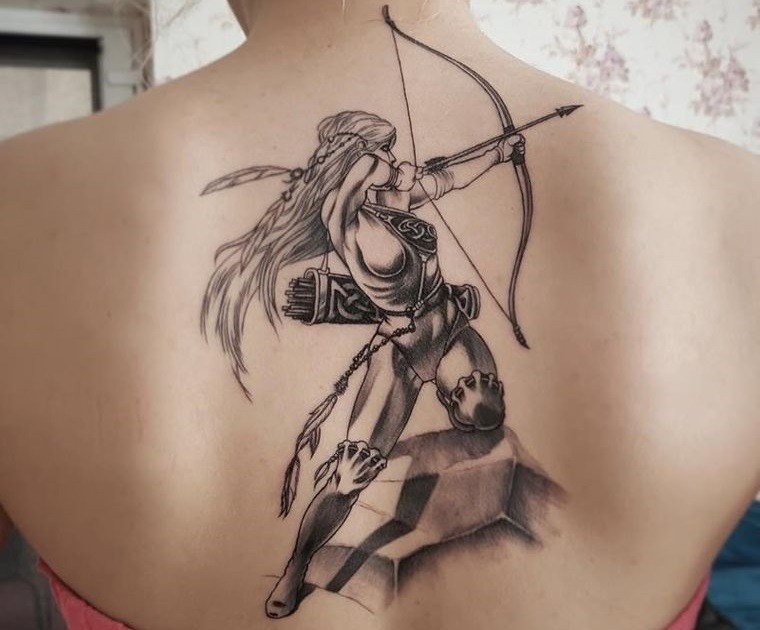 diseño de hermosa guerrera en espalda