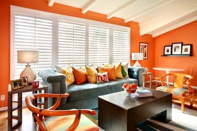 paredes-rojo-naranja-sala-estar