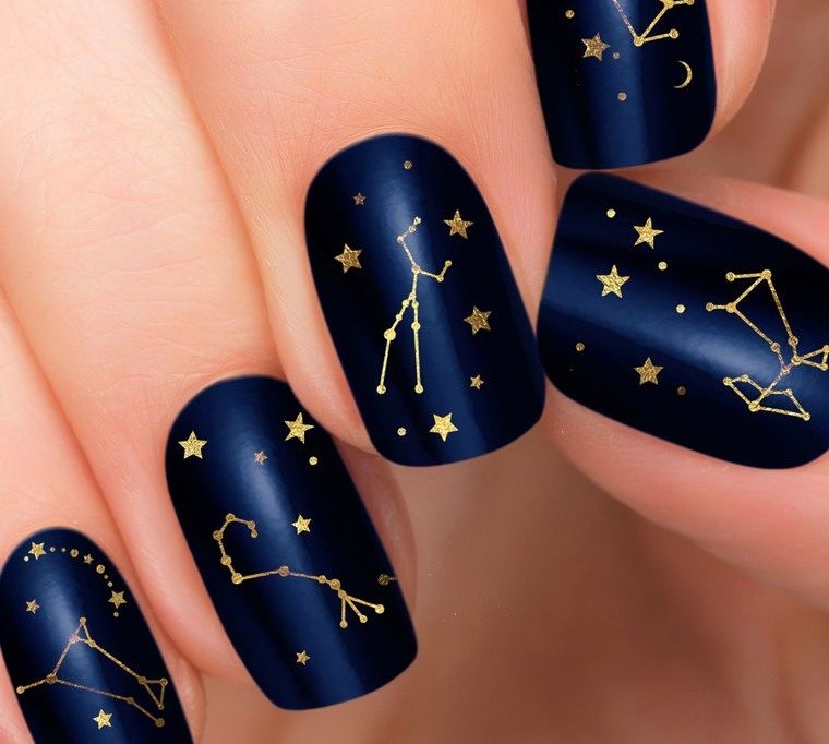 diseños de uñas constelacion