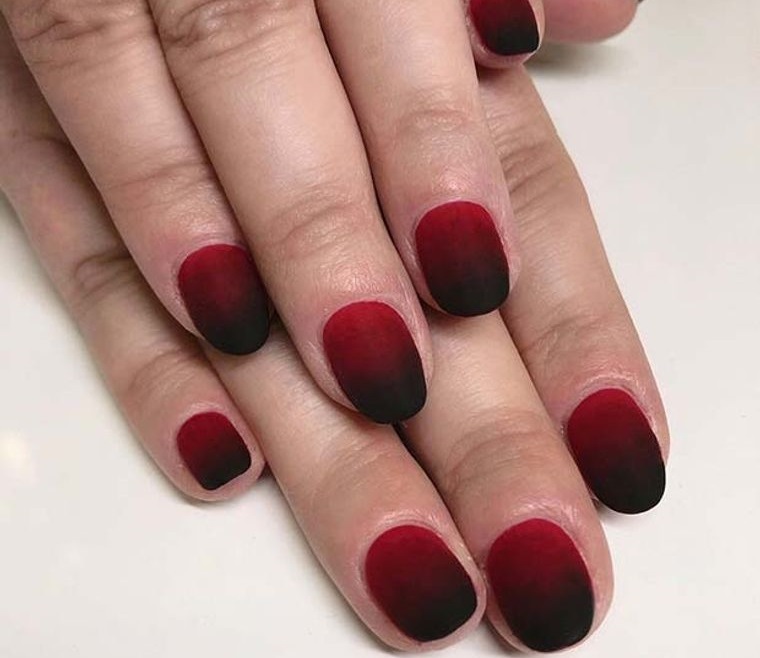 manicura bicolor rojo negro