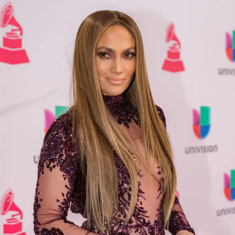 Jennifer-Lopez-corte-pelo-largo