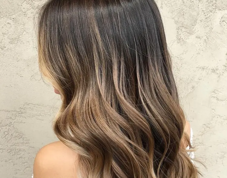 balayage para morenas marron ceniciento