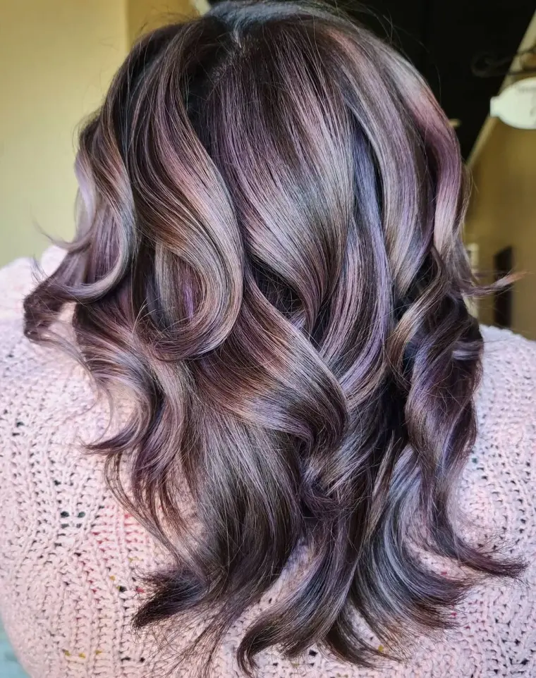 bonito-color-cabello-mechas-estilo-2022