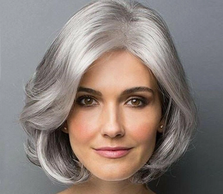 peinado gris rejuvenece apariencia