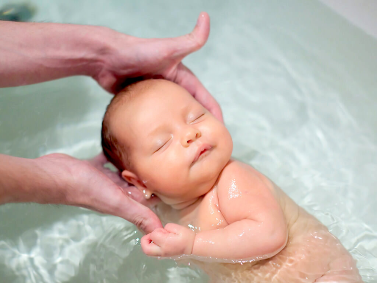 baño bebe recien nacido