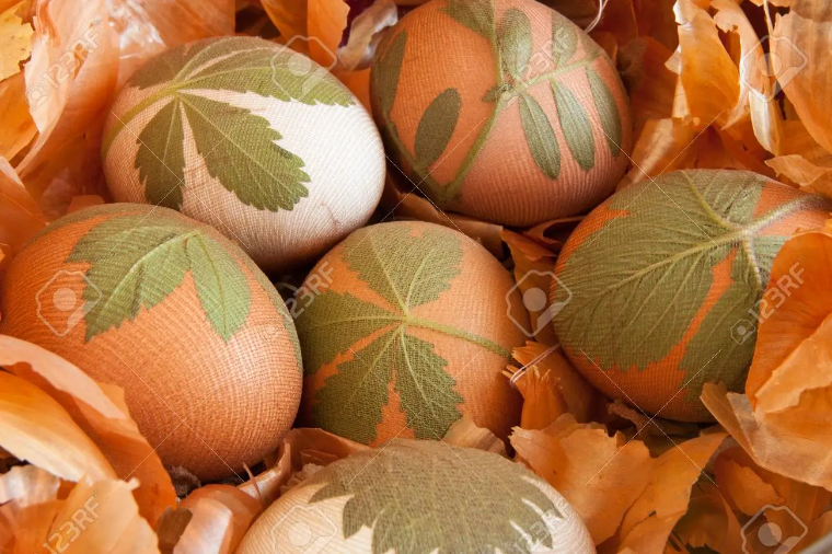 decorar huevos pascua medias hojas