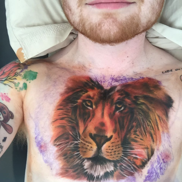 tatuaje de Ed Sheeran cabeza de leon