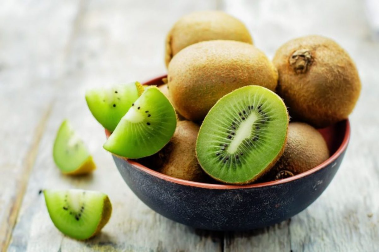 fruta kiwi cuidado facial