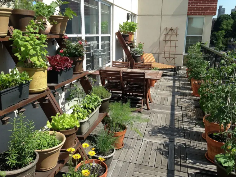 jardim no terraço ou varanda