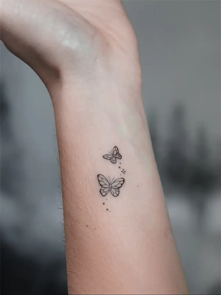 ideas de pequeños tatuajes en la mano