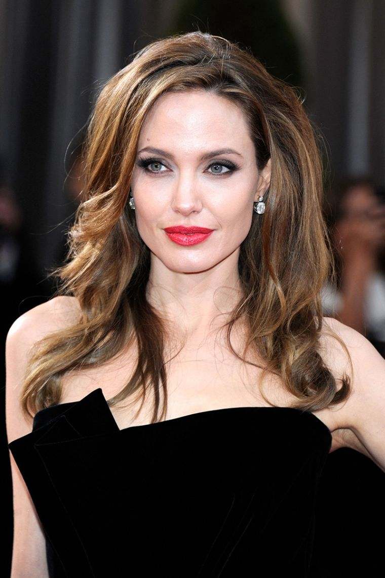trucos para verte más joven Angelina Jolie