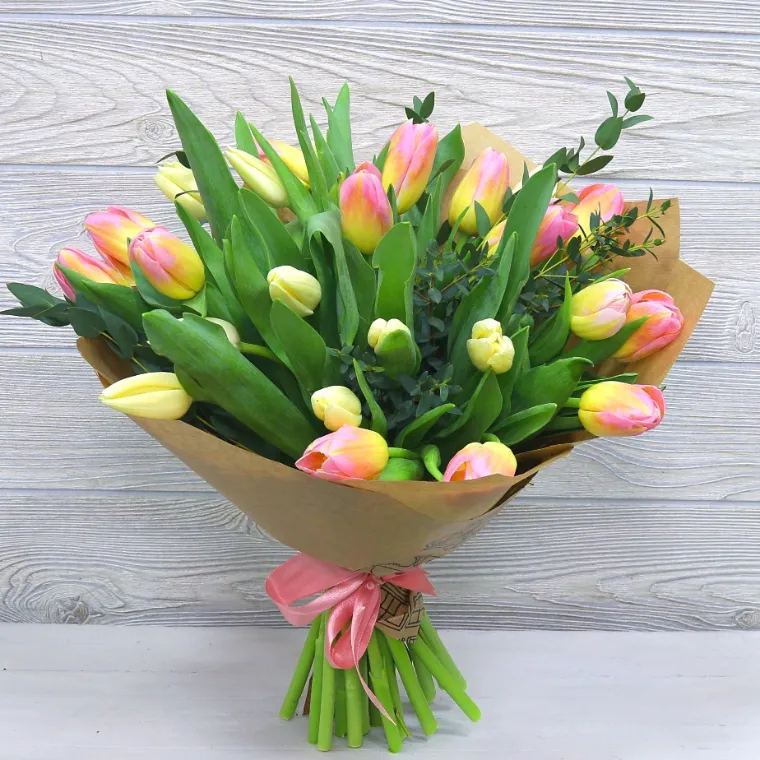 tulipanes de colores ramo de flores bonito