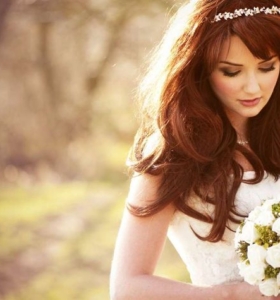Peinados para novia con flequillo  - Conoce las ideas más bonitas y originales