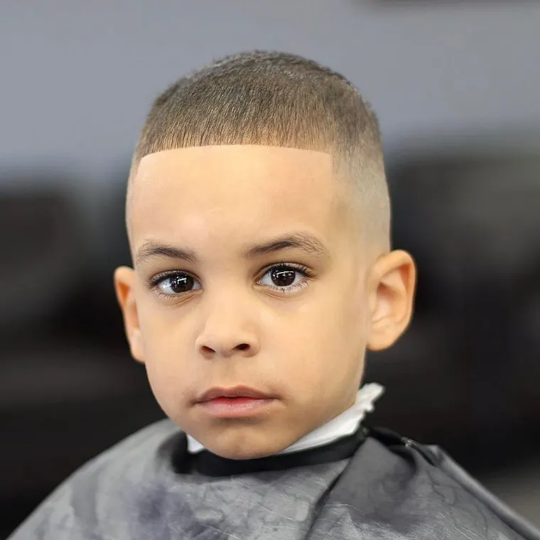Bald Face cortes de pelo para niños pequeños tendencias