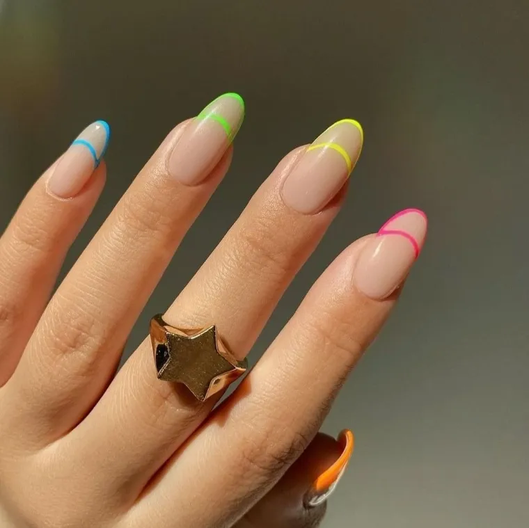 manicure francesa colorida