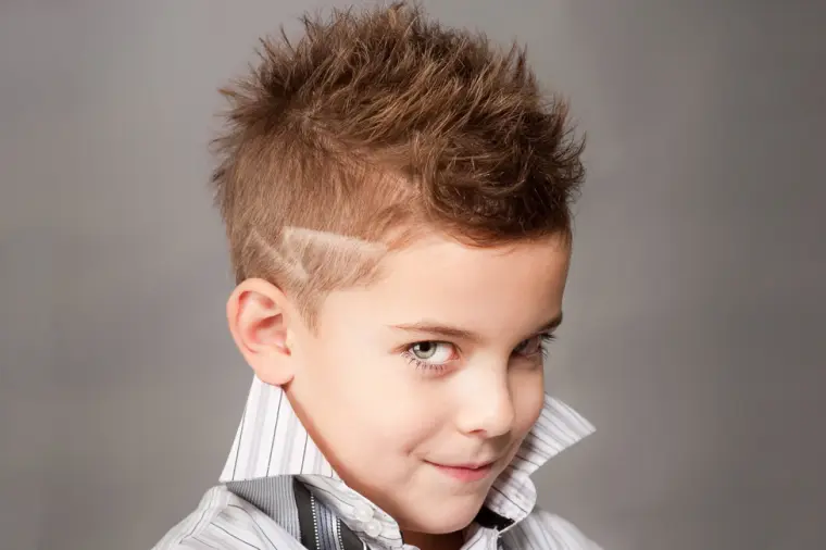 corte de cabelo infantil moderno
