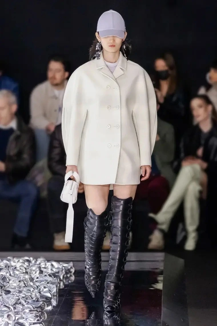 blazers nueva-coleccion-courreges-fall-2022-ready-to-wear-paris