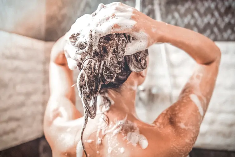 como lavar el pelo corectamente