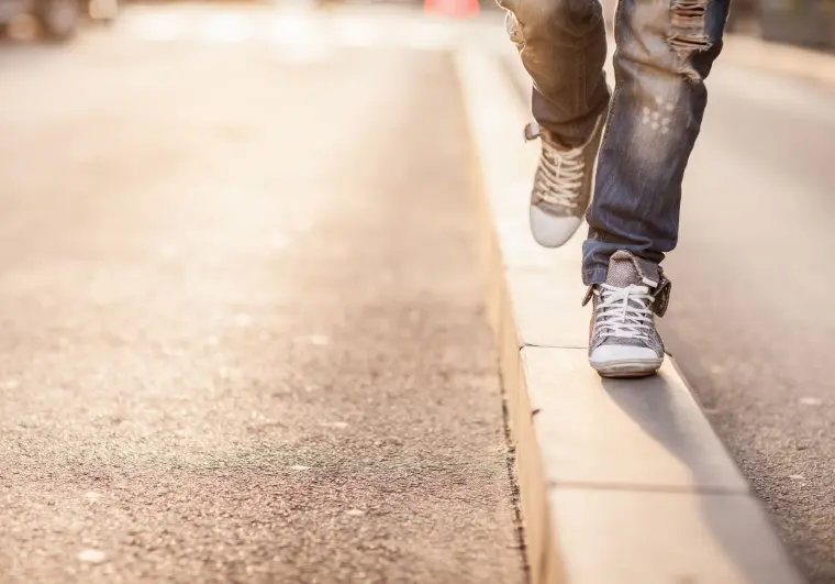 ¿Es bueno caminar después de comer? 5 Beneficios de pasear
