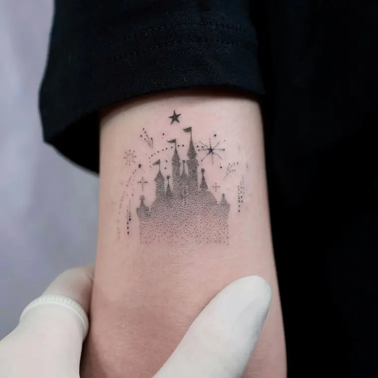 que magia nos acompañe mini tattoo