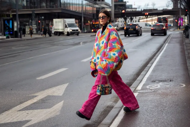stockholm semana de la moda colores llamativos
