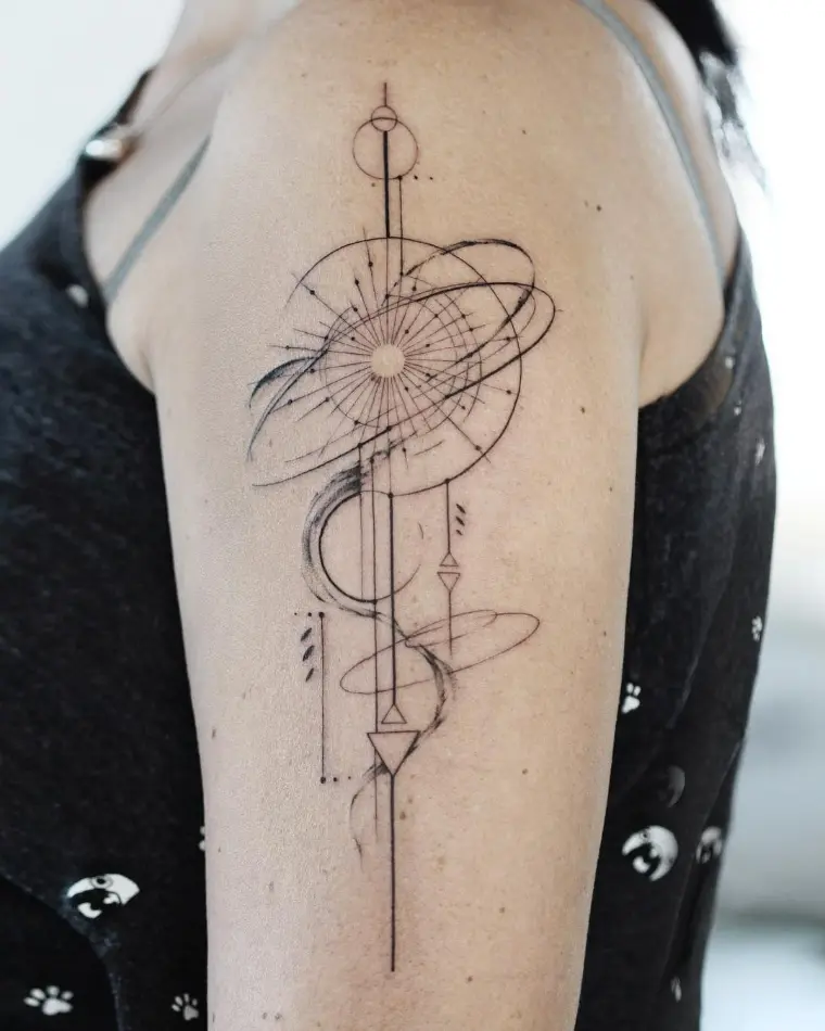 tatuaje geométrico de línea fina