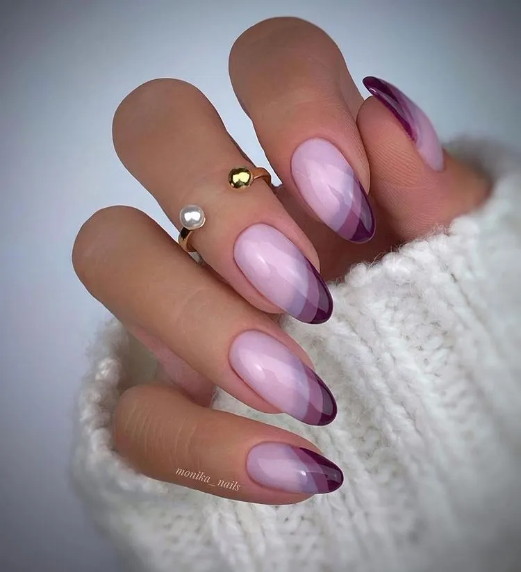 manicura francesa asimetrica color purpura