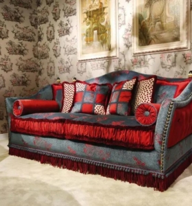 ¿Piensas tirar tu viejo sofá? Descubre los sencillos trucos para darle un look increíble