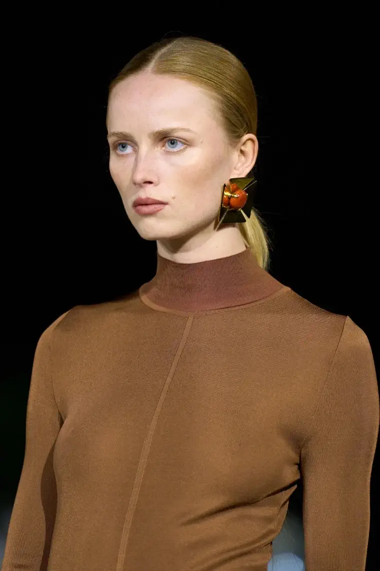 Crochet blonde Saint Laurent primavera 2023