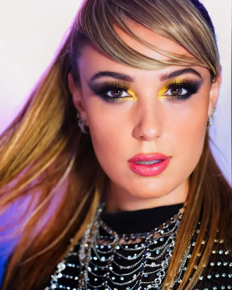 Victoria Lyn influencer maquíllate tendencial