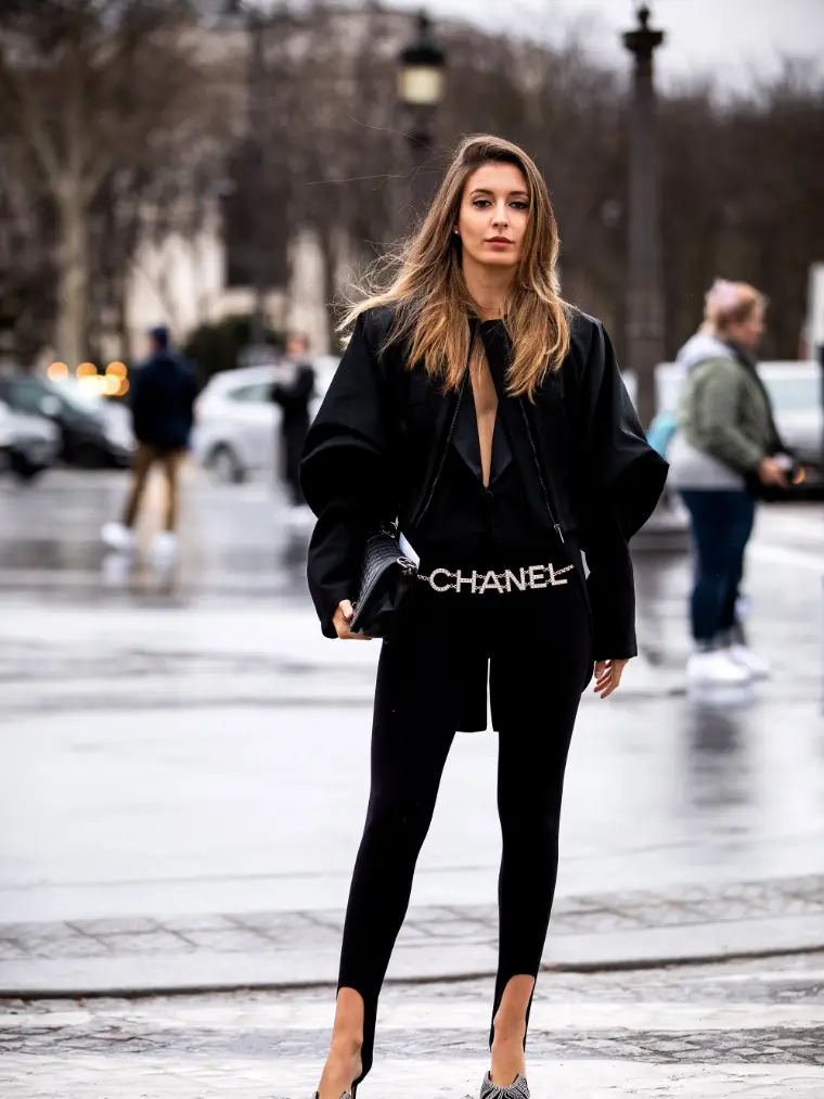 Chanel enamora con los leggings tendencia 2023