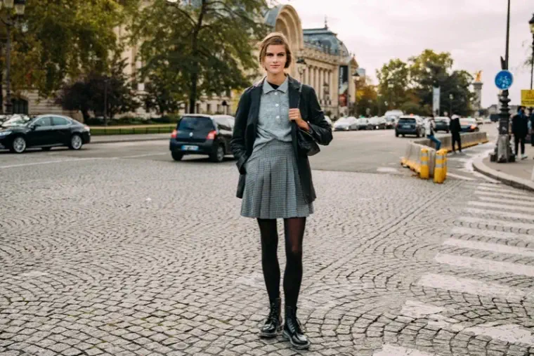 Tendência da moda de rua em Paris 2022