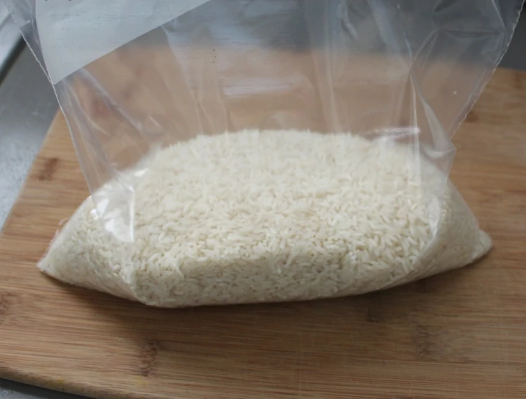 bolsa de arroz para evitar la humedad en casa