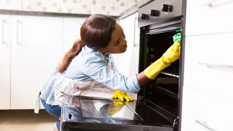 método de limpieza del horno