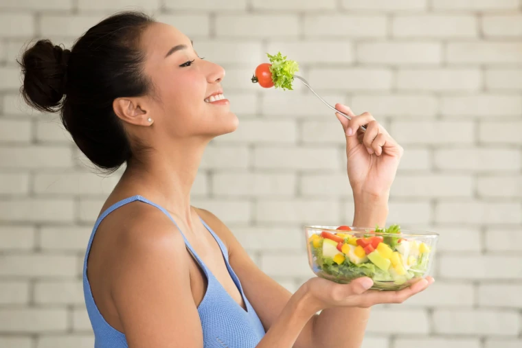 Uma alimentação saudável ajuda a manter a pele jovem