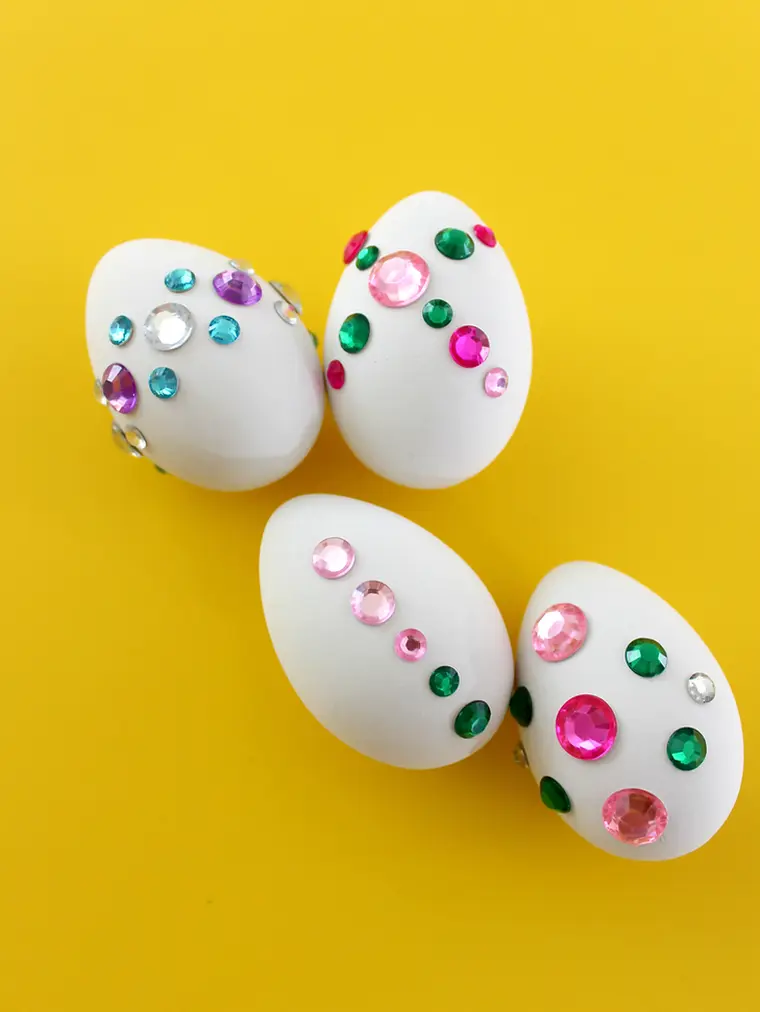 maneras faciles de decorar huevos con brillos