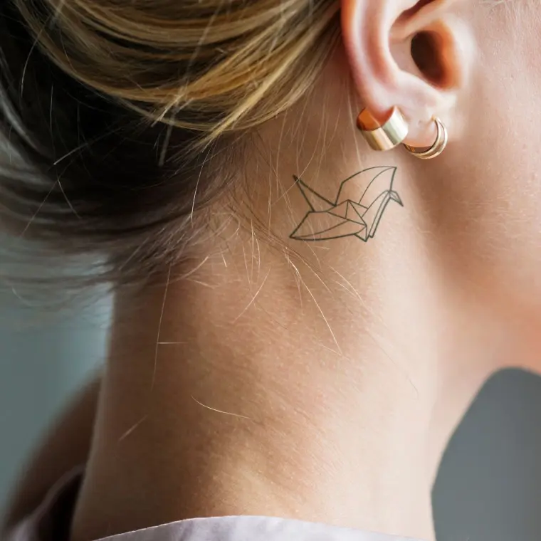 tatuajes 3d detras de la oreja 2023