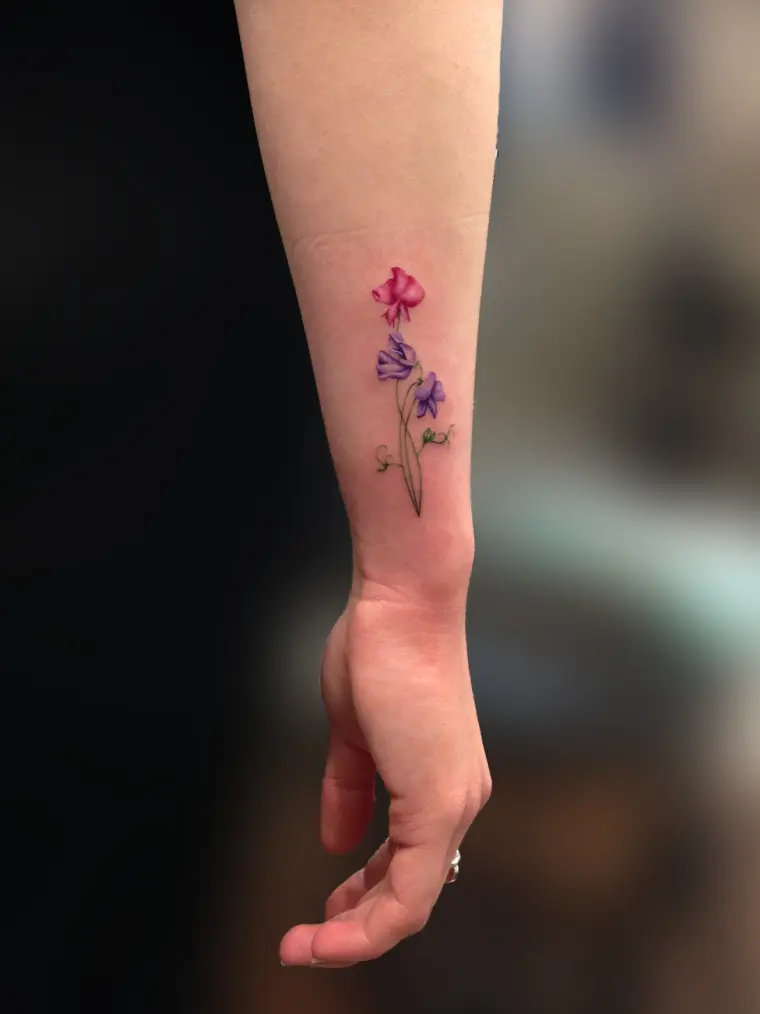 tatuajes finos flores ideas