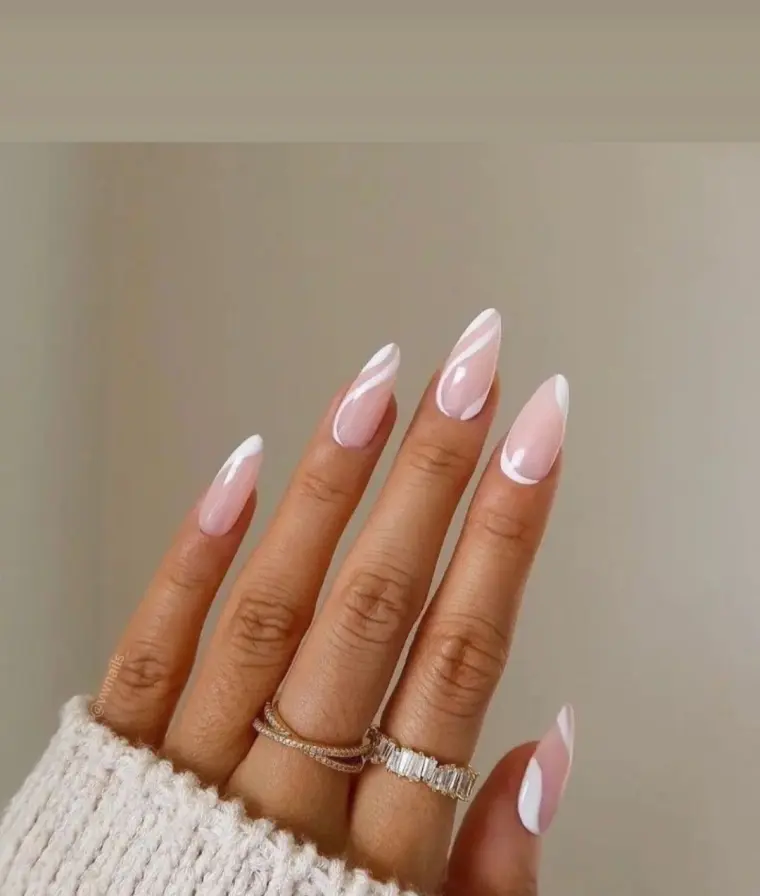 diseño de uñas almendras manicura francesa