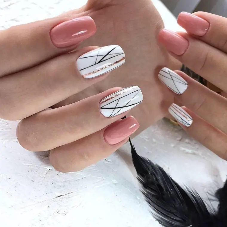 manicura con lineas julio tendencia