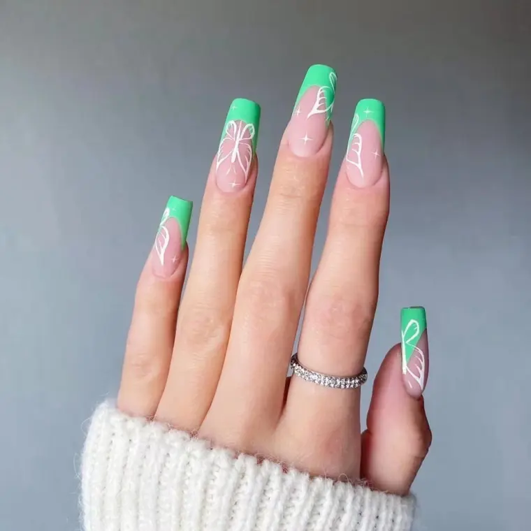 manicura en verde 2023 agosto