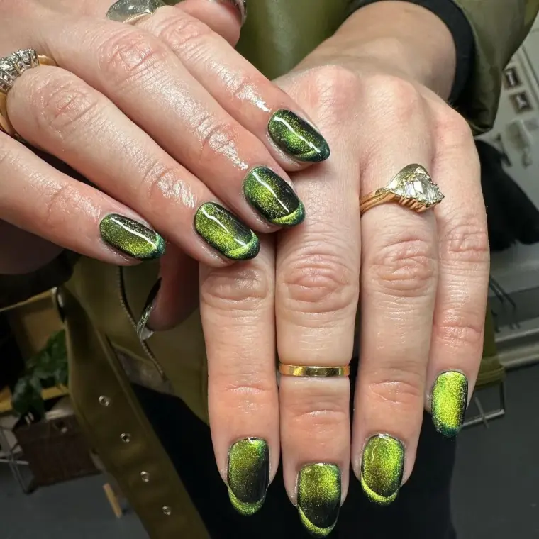 green cat-eye nail color ideas