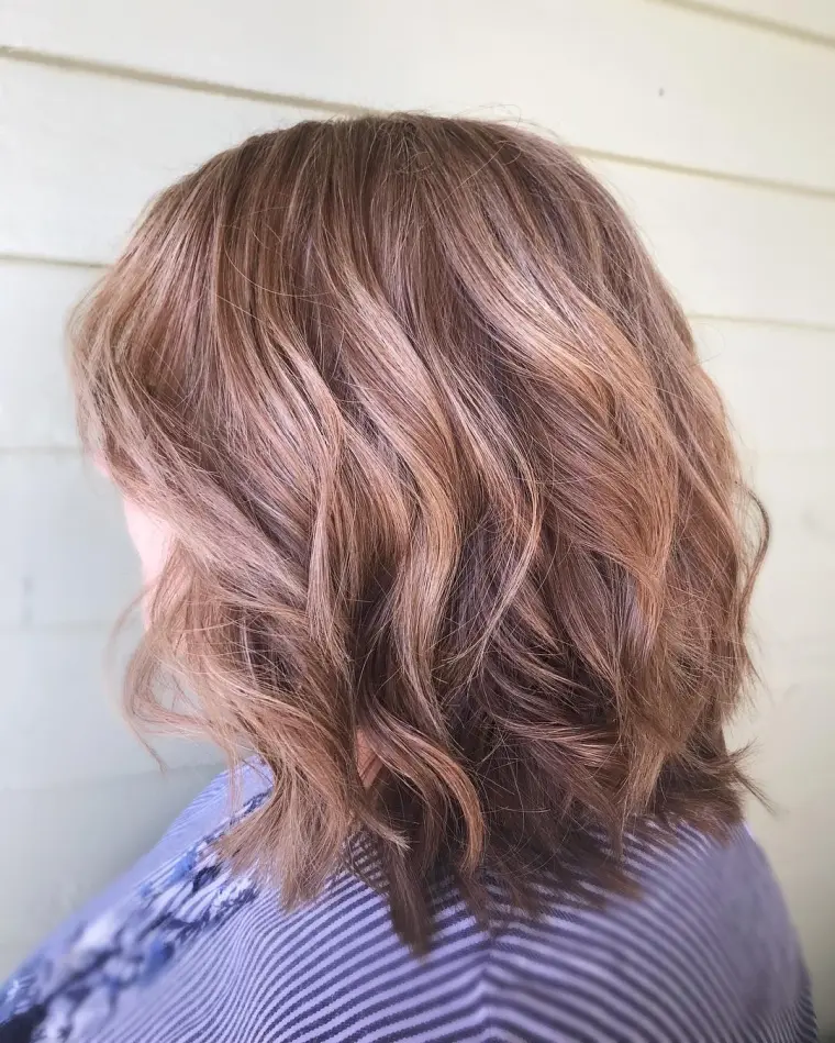 cortes de pelo que rejuvenecen mujeres 60