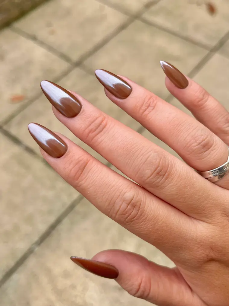 glaze donut nail tendencia otoño