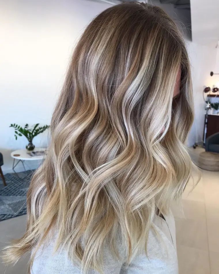 mechas cabello rubio