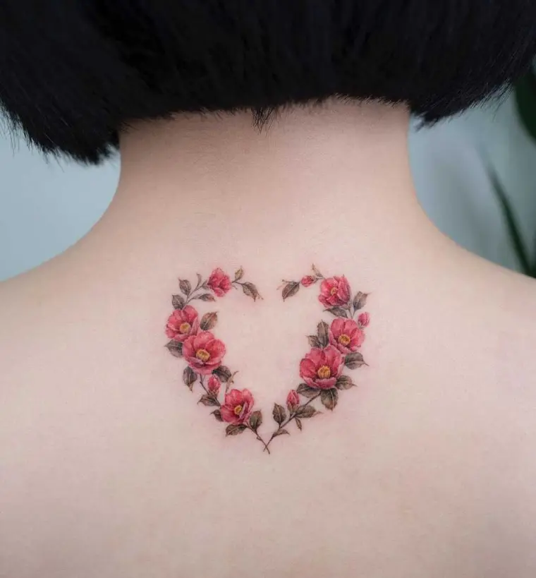 tatuaje corazin flores ideas