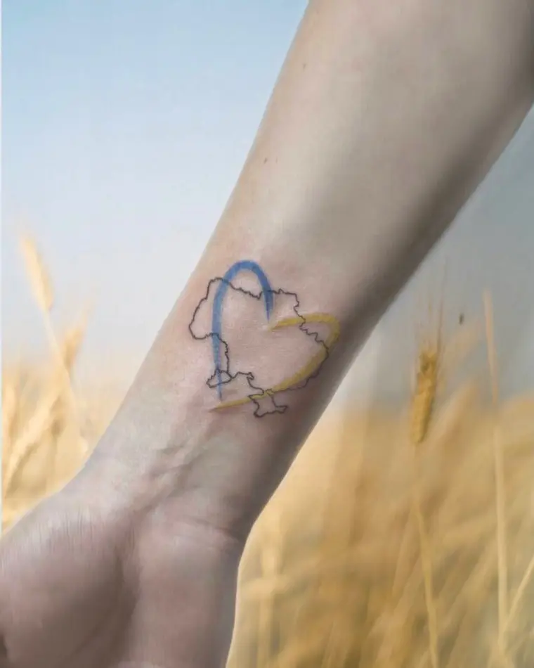 tatuaje muñeca corazon ideas