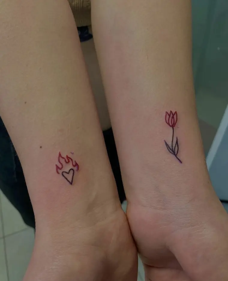 tatuaje tulipan corazon pequeños